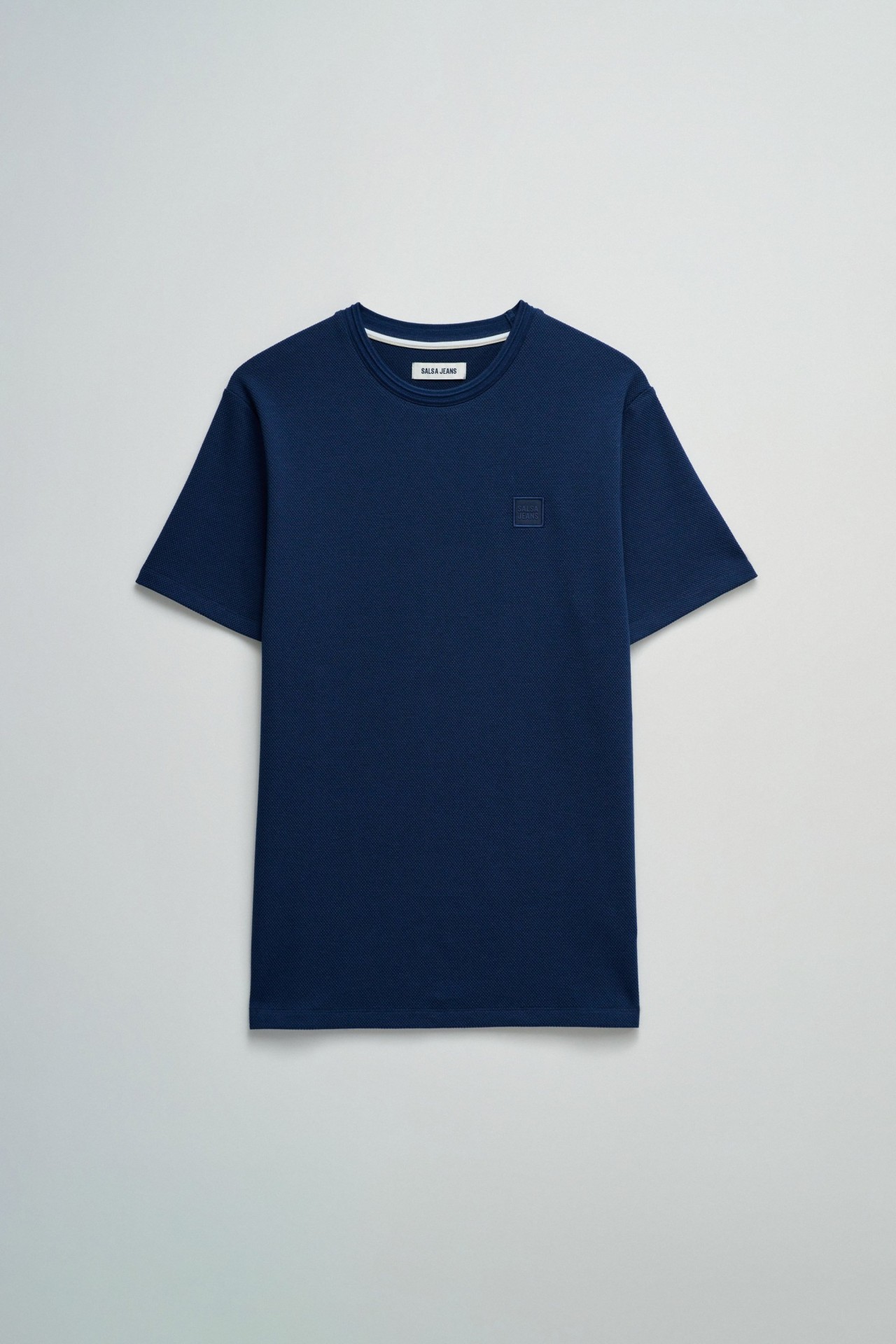 T-SHIRT MIT TEXTUR