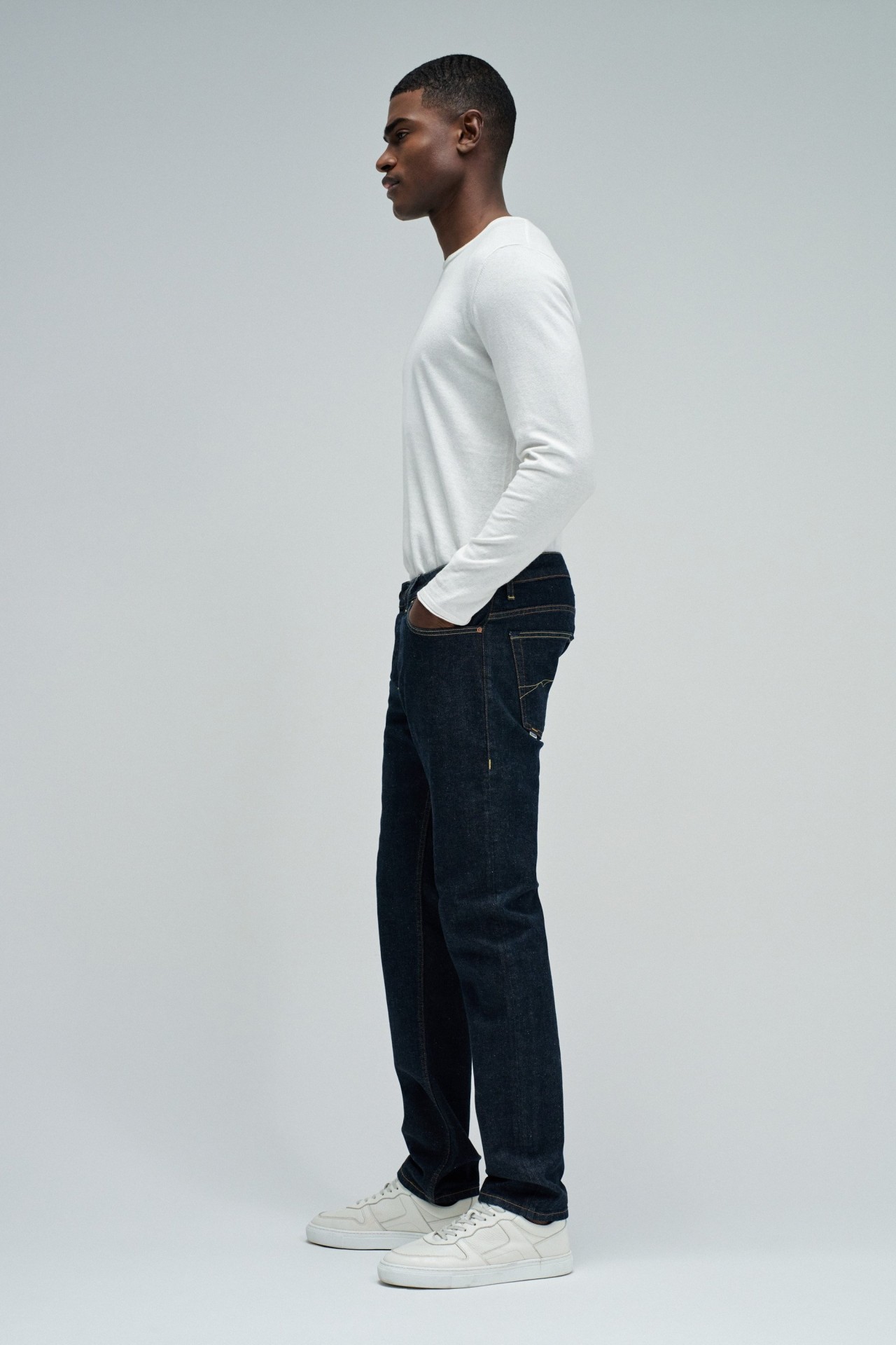 REGULAR FIT JEANS