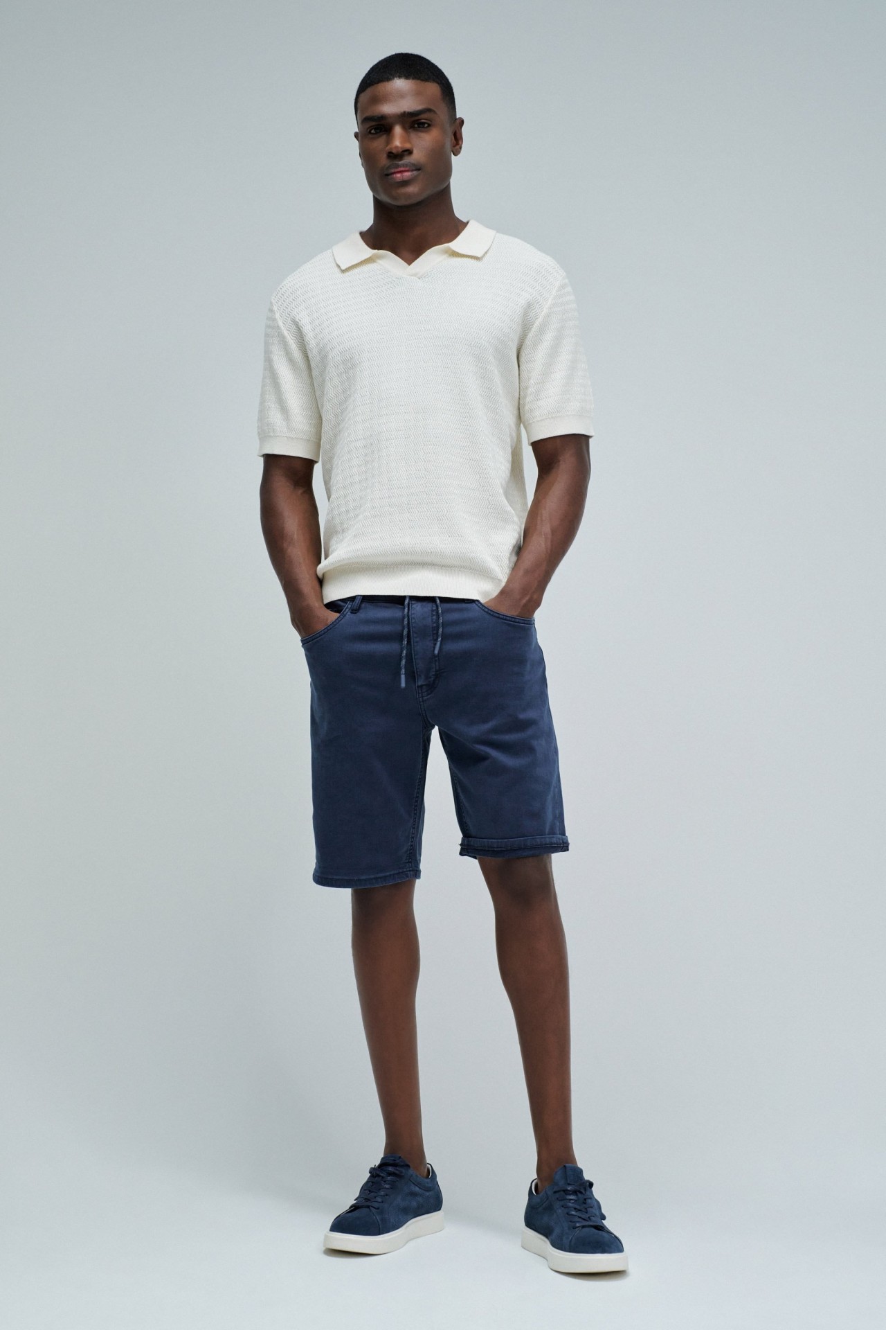 COLOURED DENIM S-ACTIV SHORTS