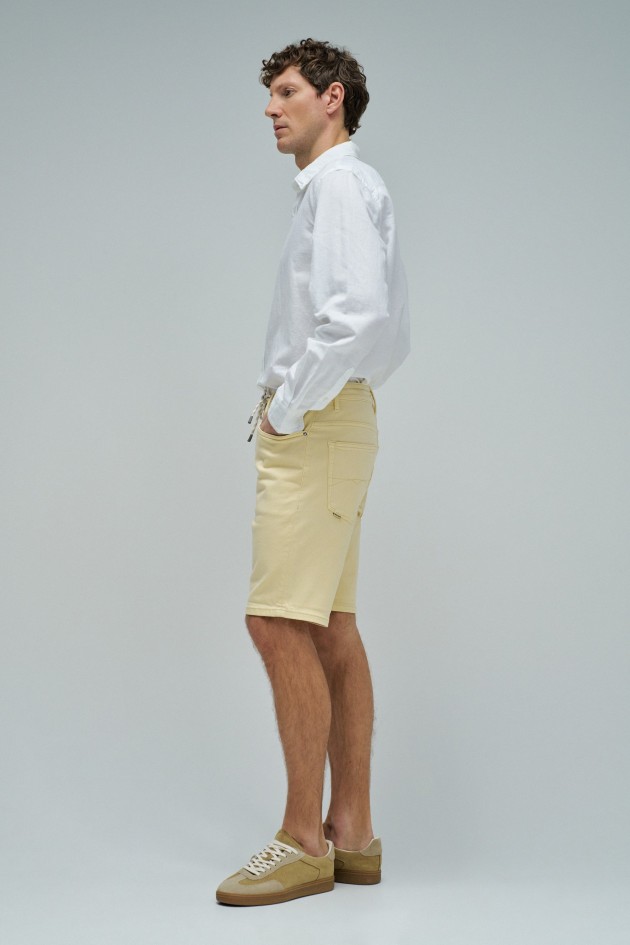 COLOURED DENIM S-ACTIV SHORTS