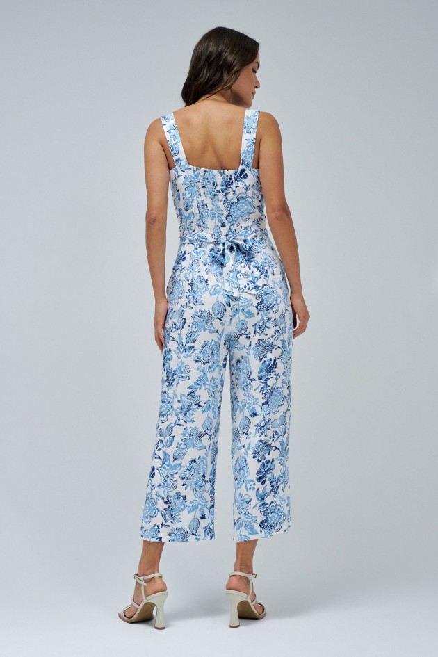 MACACÃO COM ESTAMPADO FLORAL
