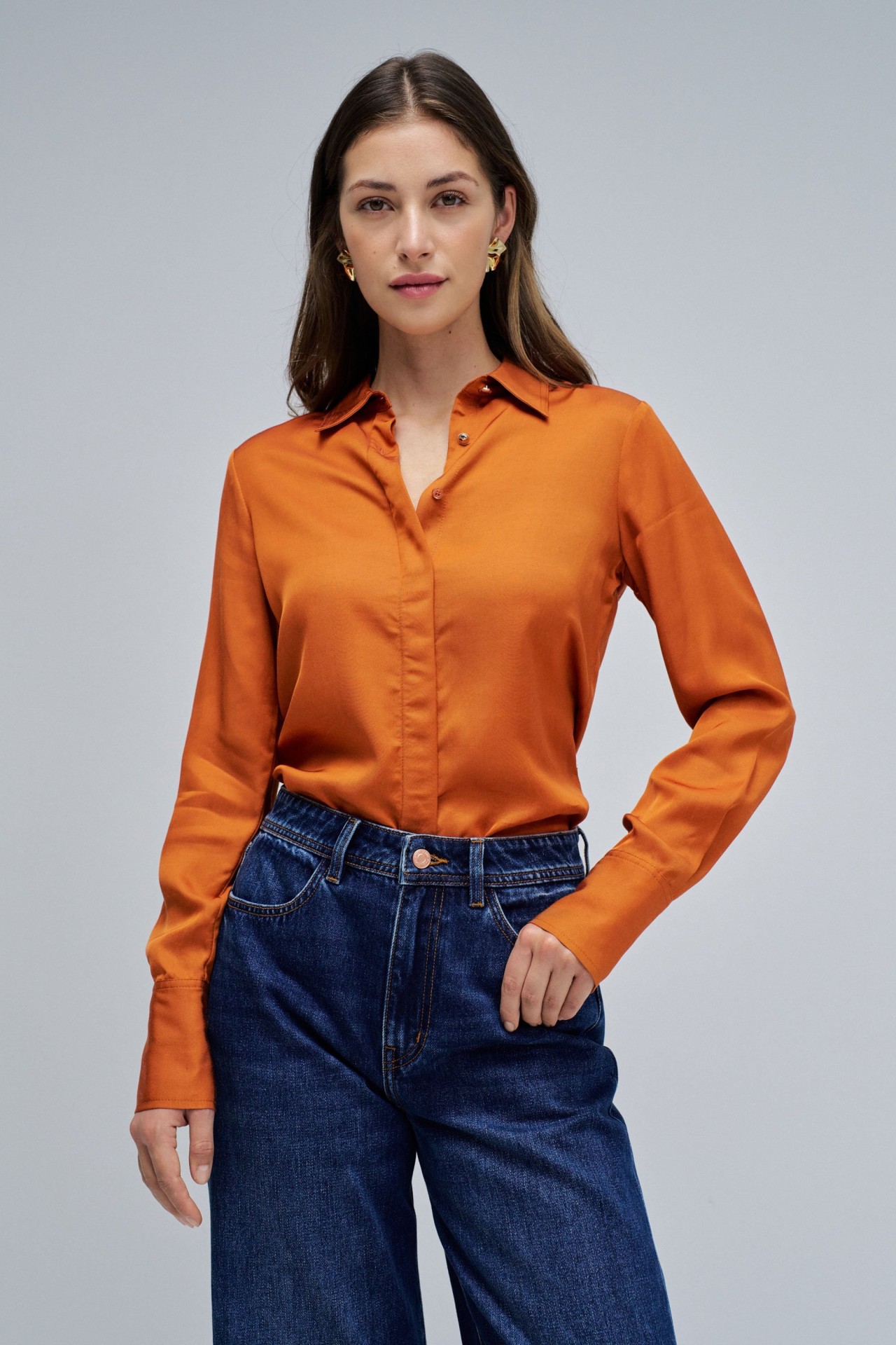 CAMISA B�SICA