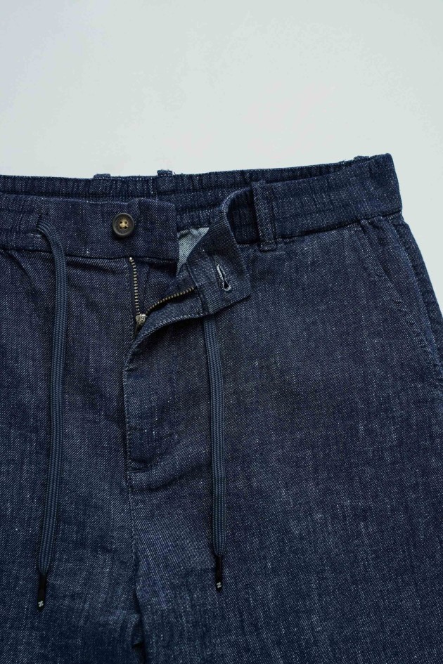 JOGGER-SHORTS AUS LEICHTEM DENIM