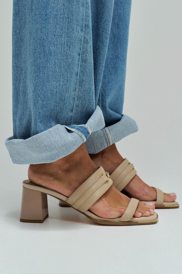 SANDALIAS DE CUERO