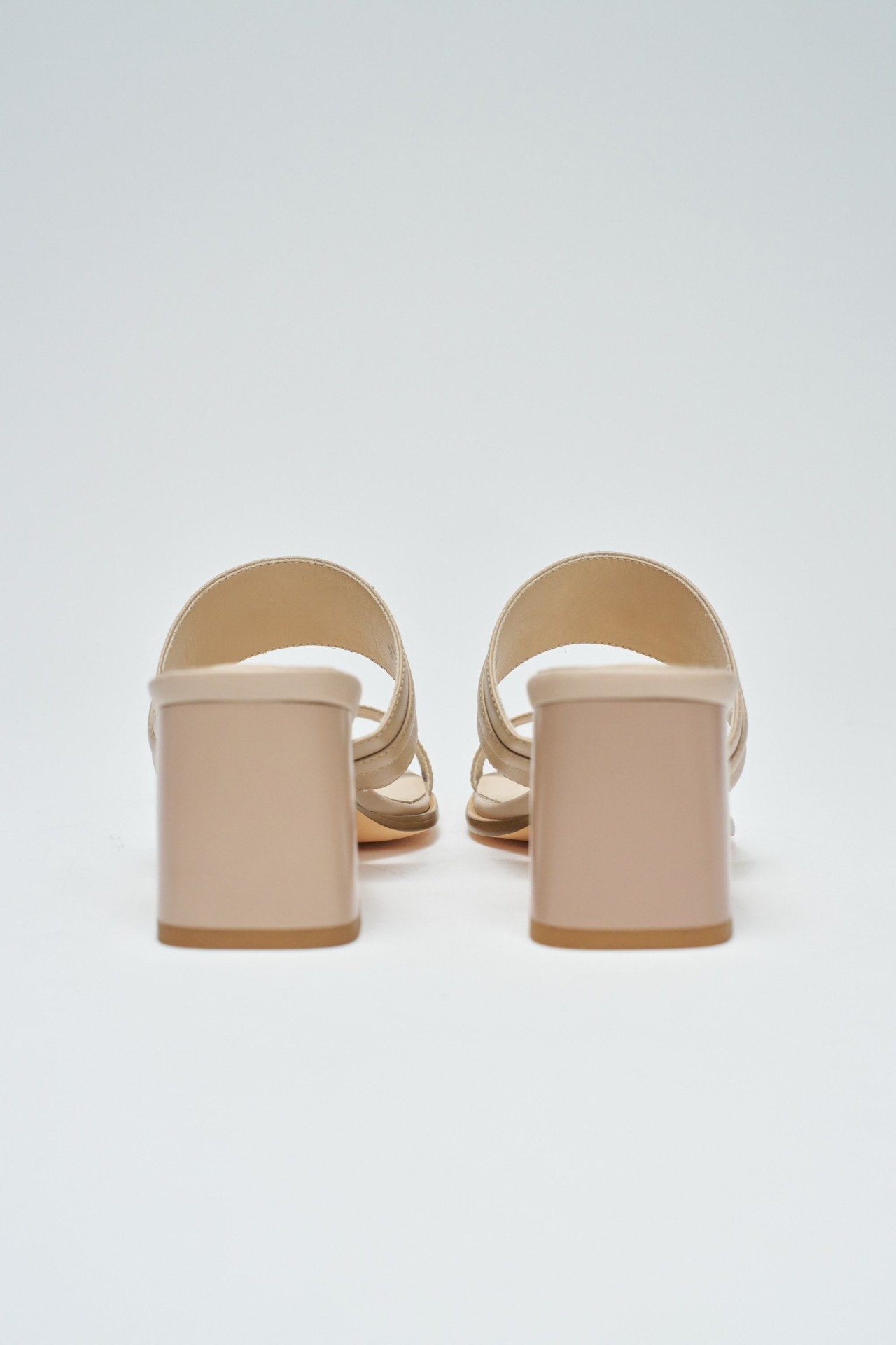LEATHER SANDALS