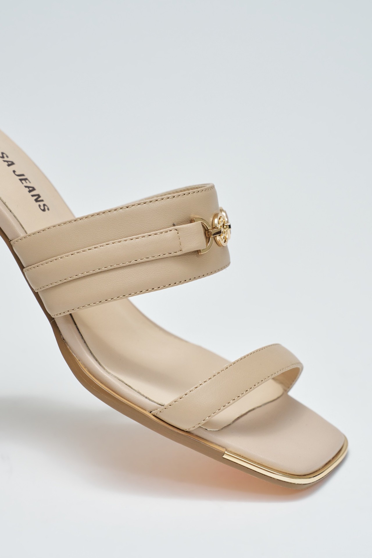 LEATHER SANDALS