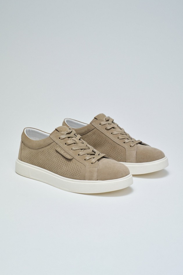 SNEAKERS IN SUEDE