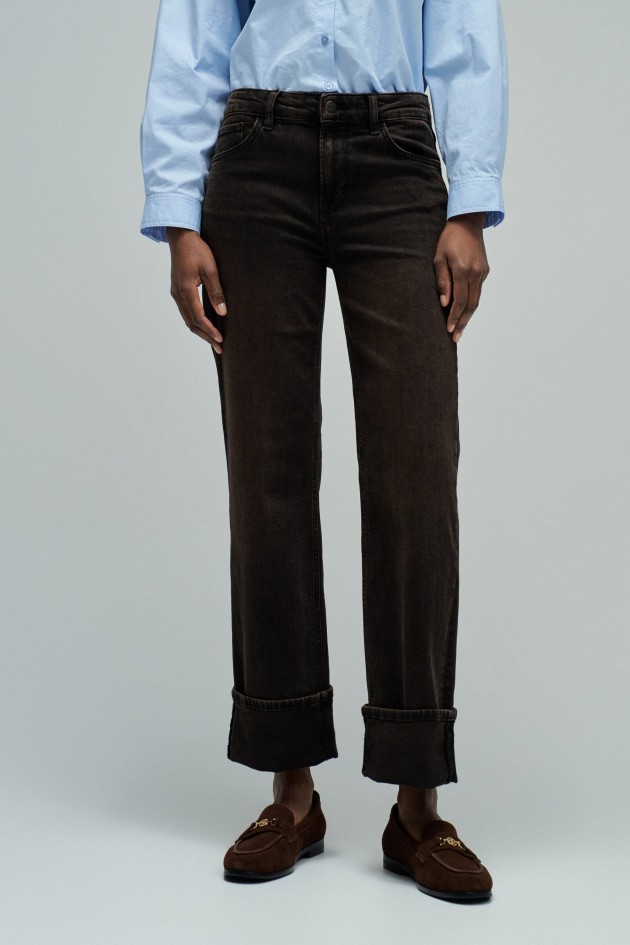TRUE STRAIGHT JEANS