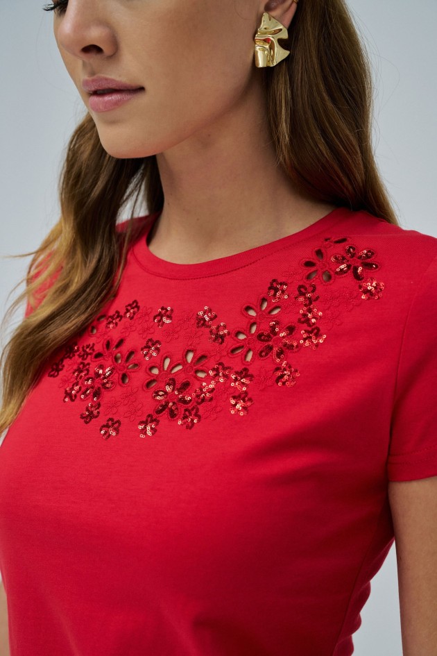 T-SHIRT WITH EMBROIDERY