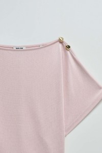 T-SHIRT ASYMMETRISCHE MET GLANS