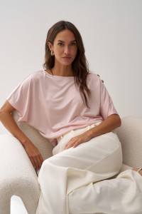 T-SHIRT ASYMMETRISCHE MET GLANS