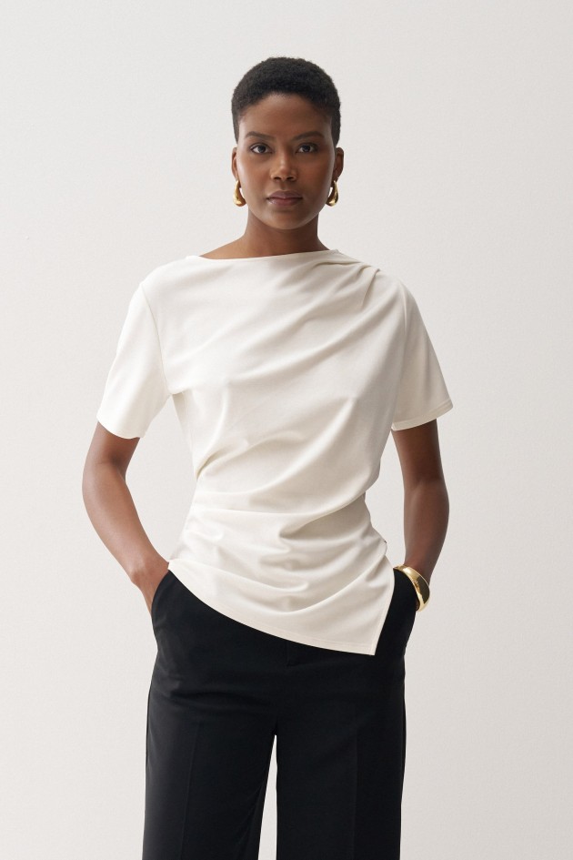 T-SHIRT ASYMMETRISCH MET DRAPÉE