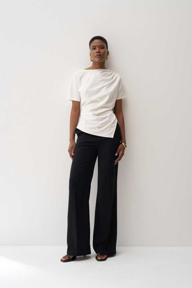 T-SHIRT ASYMMETRISCH MET DRAPÉE