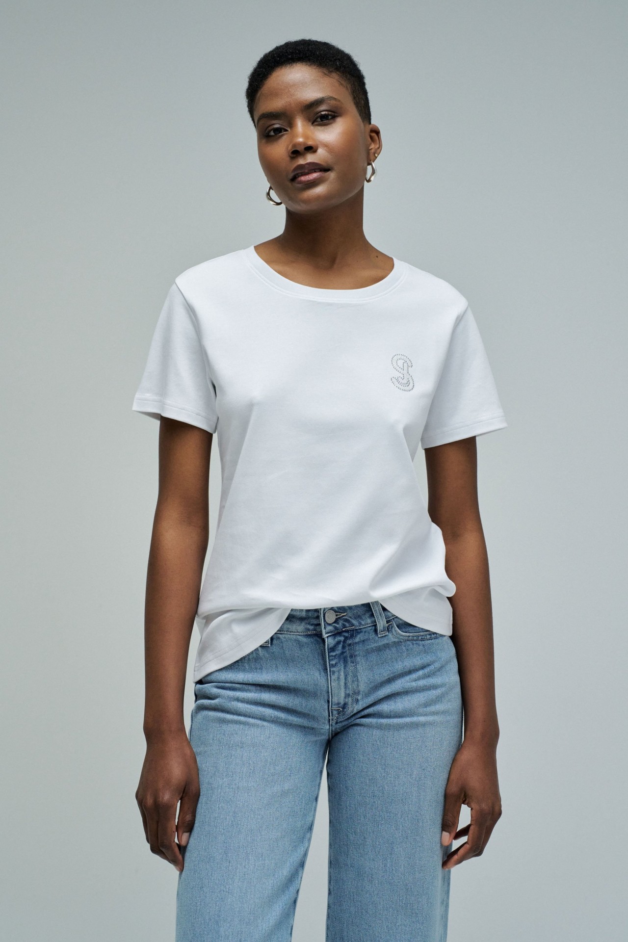 T-SHIRT WITH BRANDING