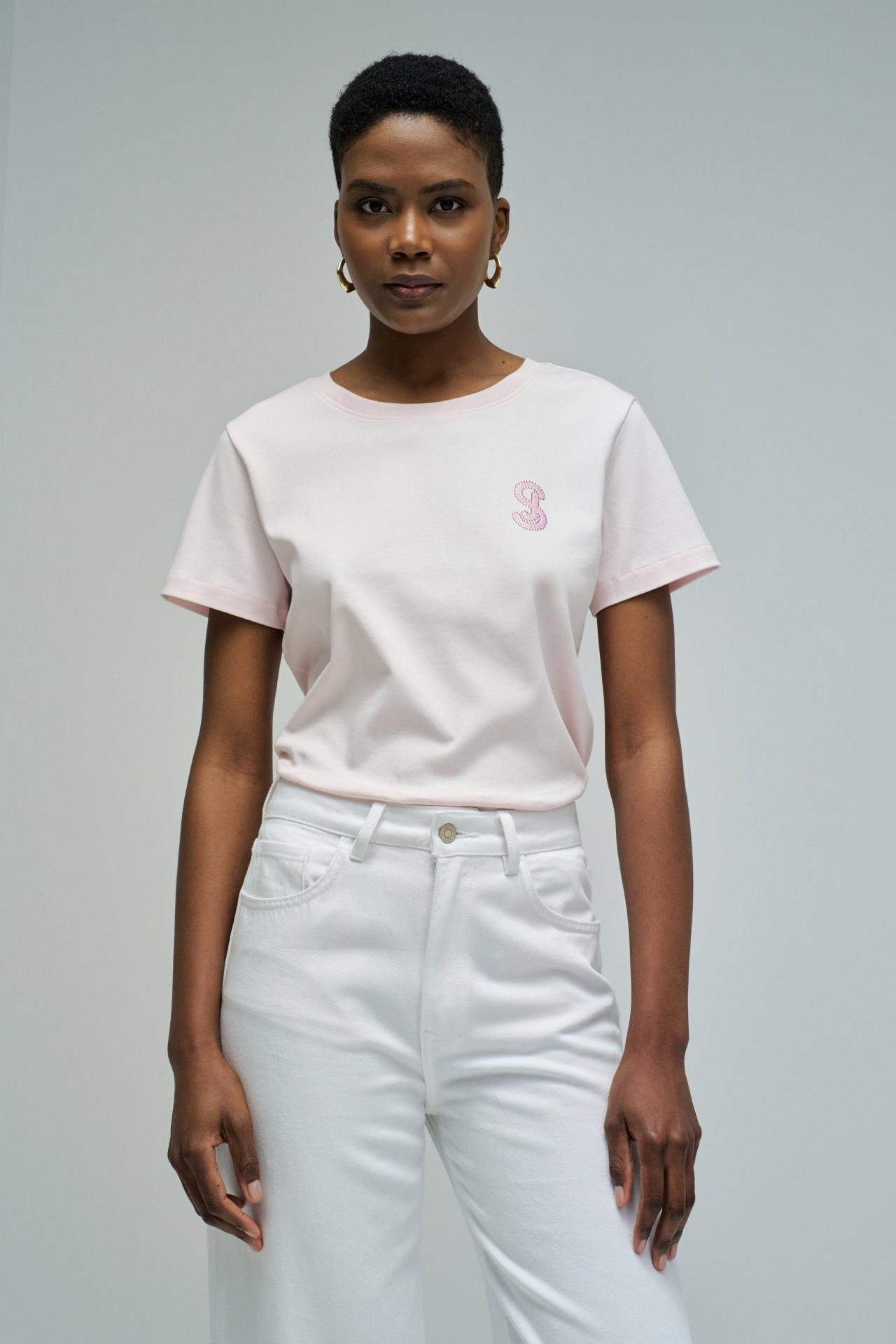 T-SHIRT WITH BRANDING