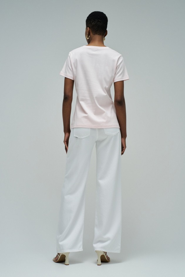 T-SHIRT WITH BRANDING