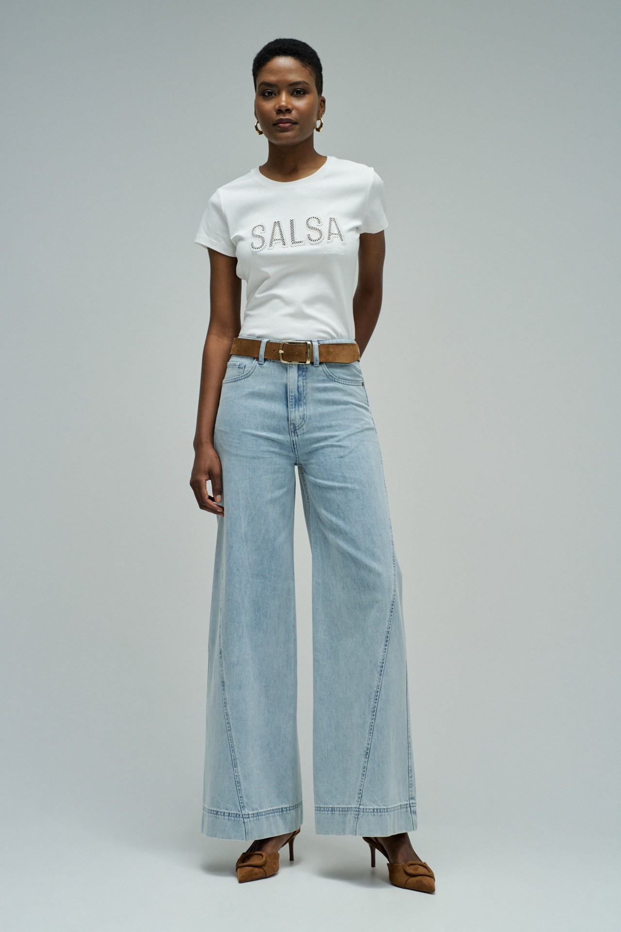 T-SHIRT WITH BRANDING