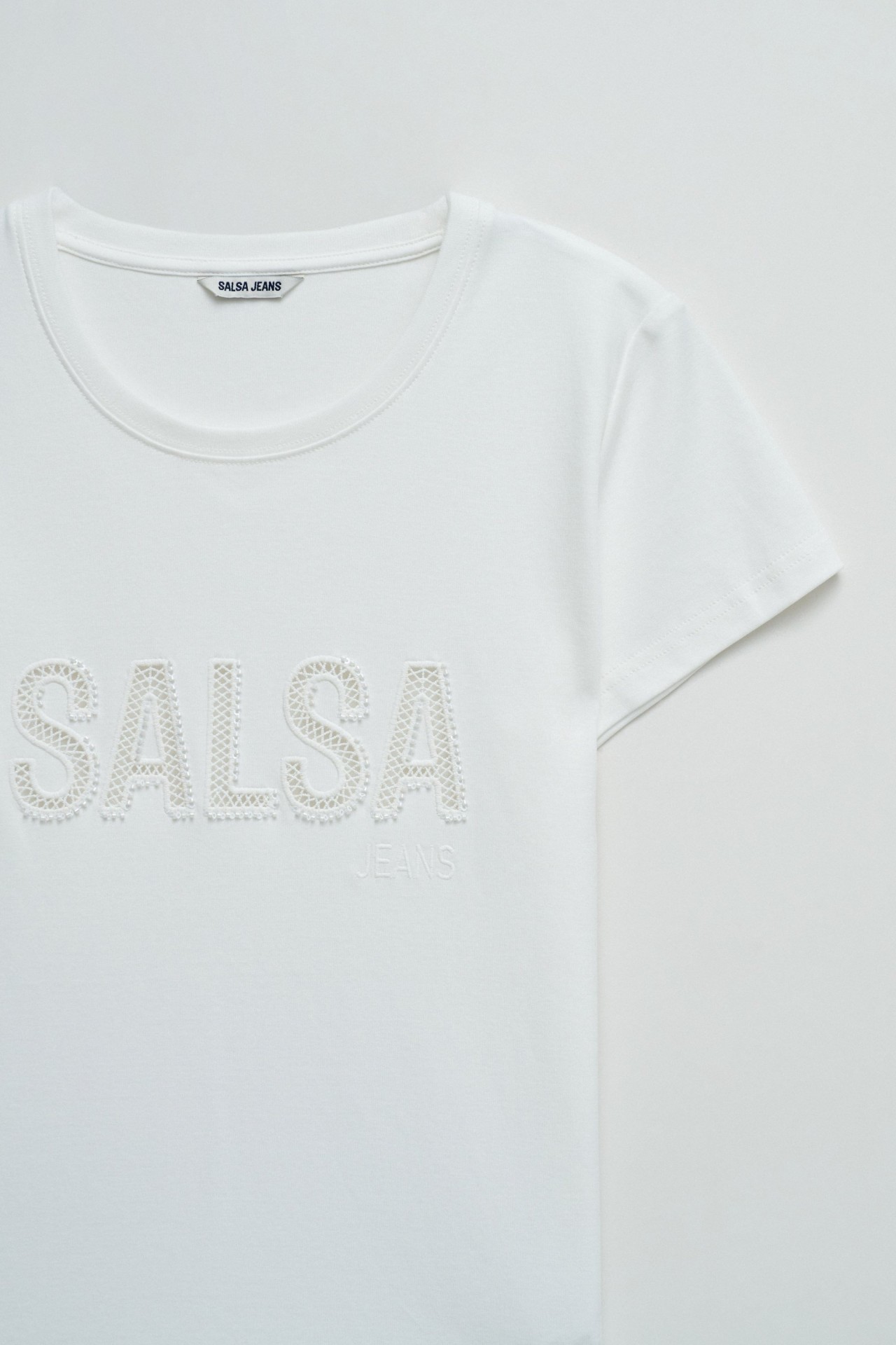 T-SHIRT WITH BRANDING