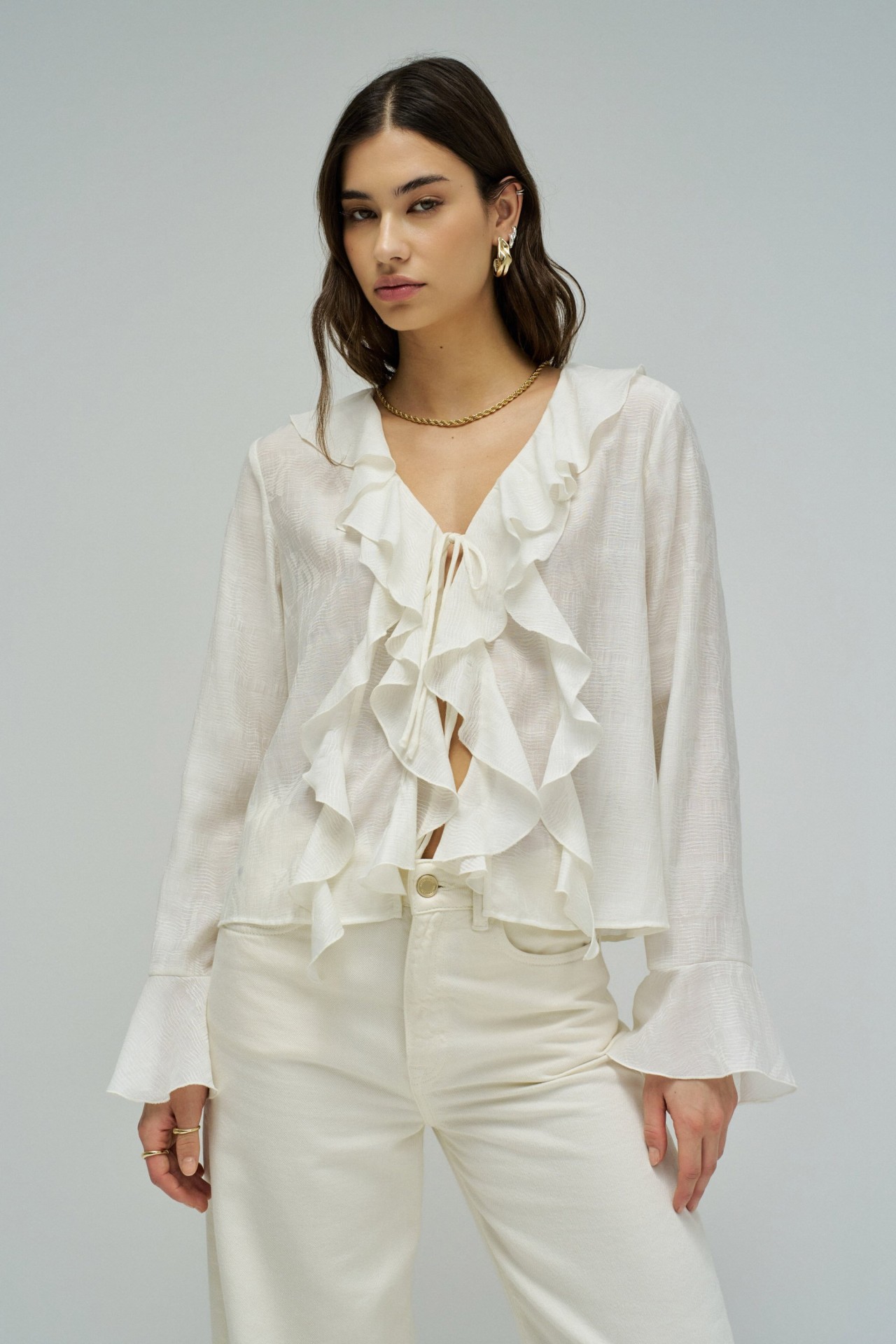 BLUSA COM FOLHOS