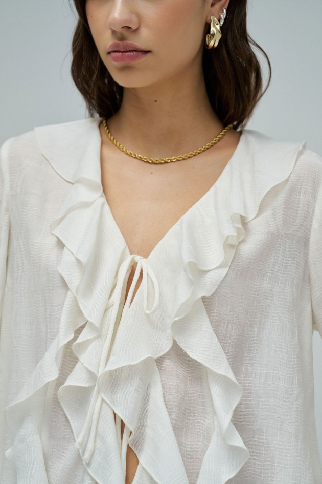 BLUSA COM FOLHOS