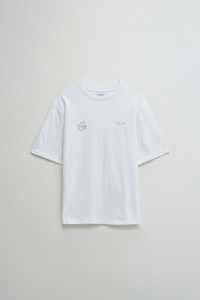 T-SHIRT MET DRUK EN BRANDING