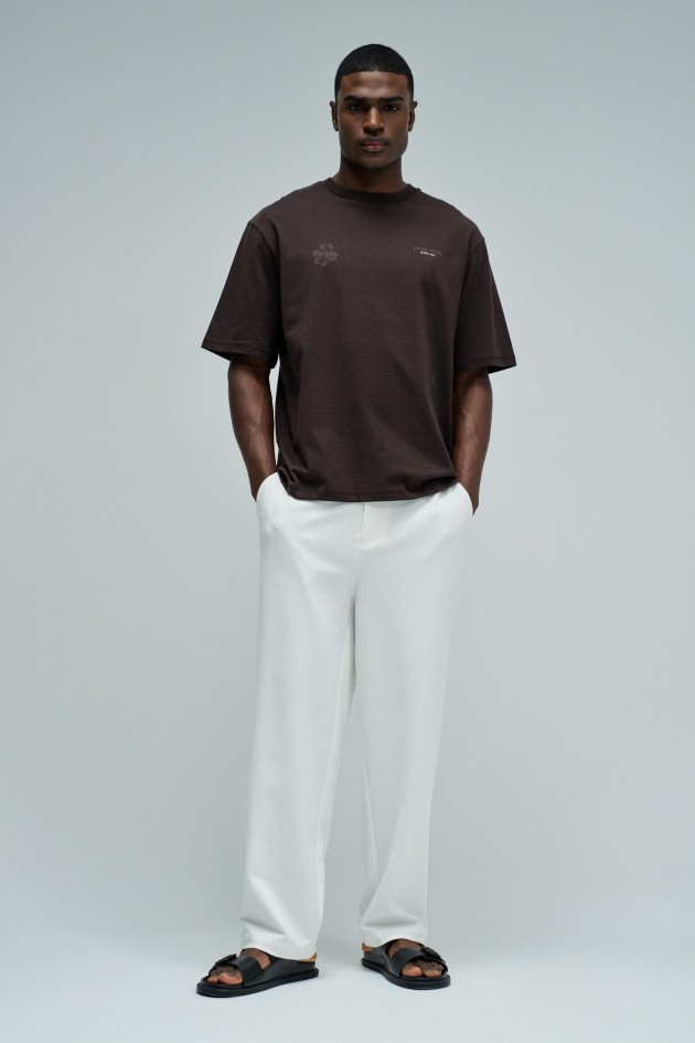 T-SHIRT AVEC IMPRIMÉ ET BRANDING