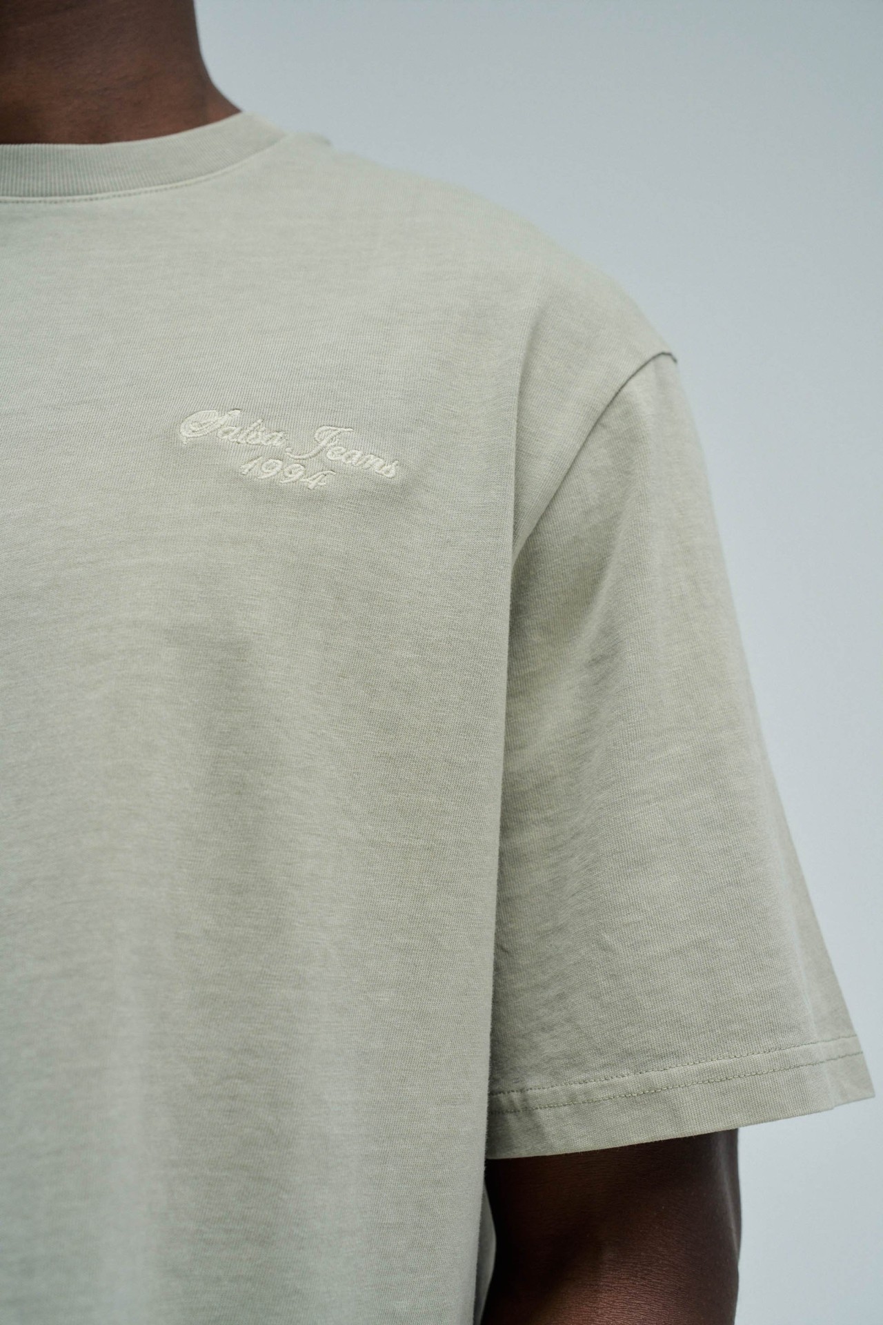 T-SHIRT AVEC MARQUE
