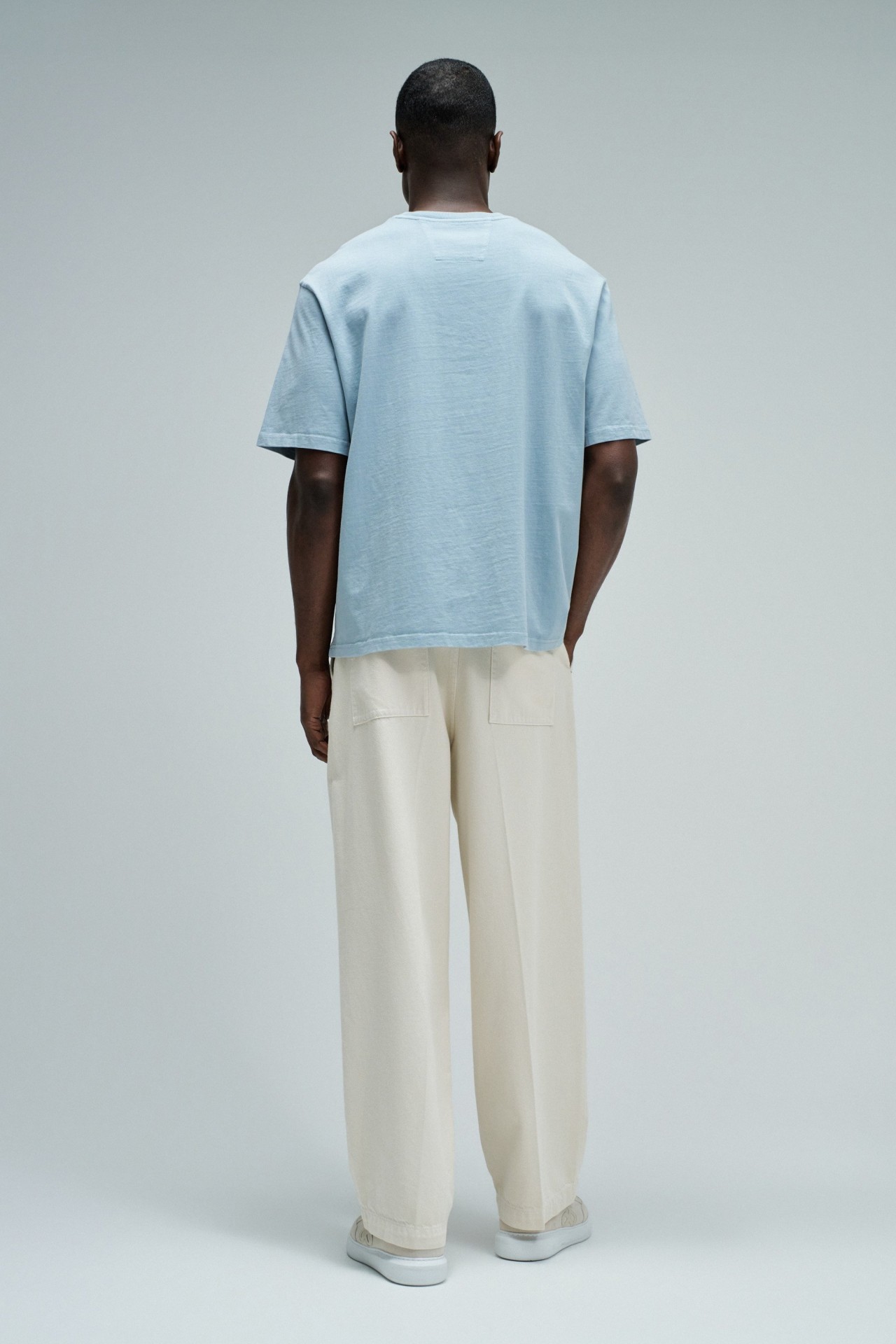 T-SHIRT AVEC MARQUE