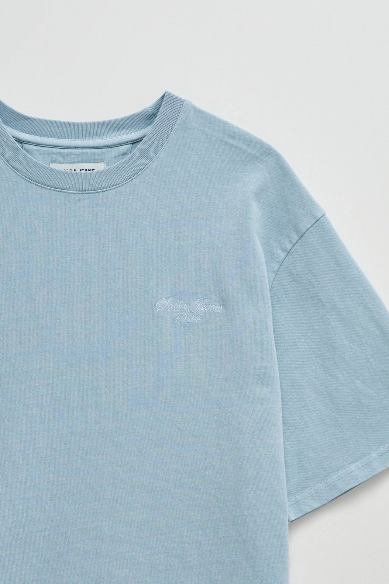 T-SHIRT AVEC MARQUE