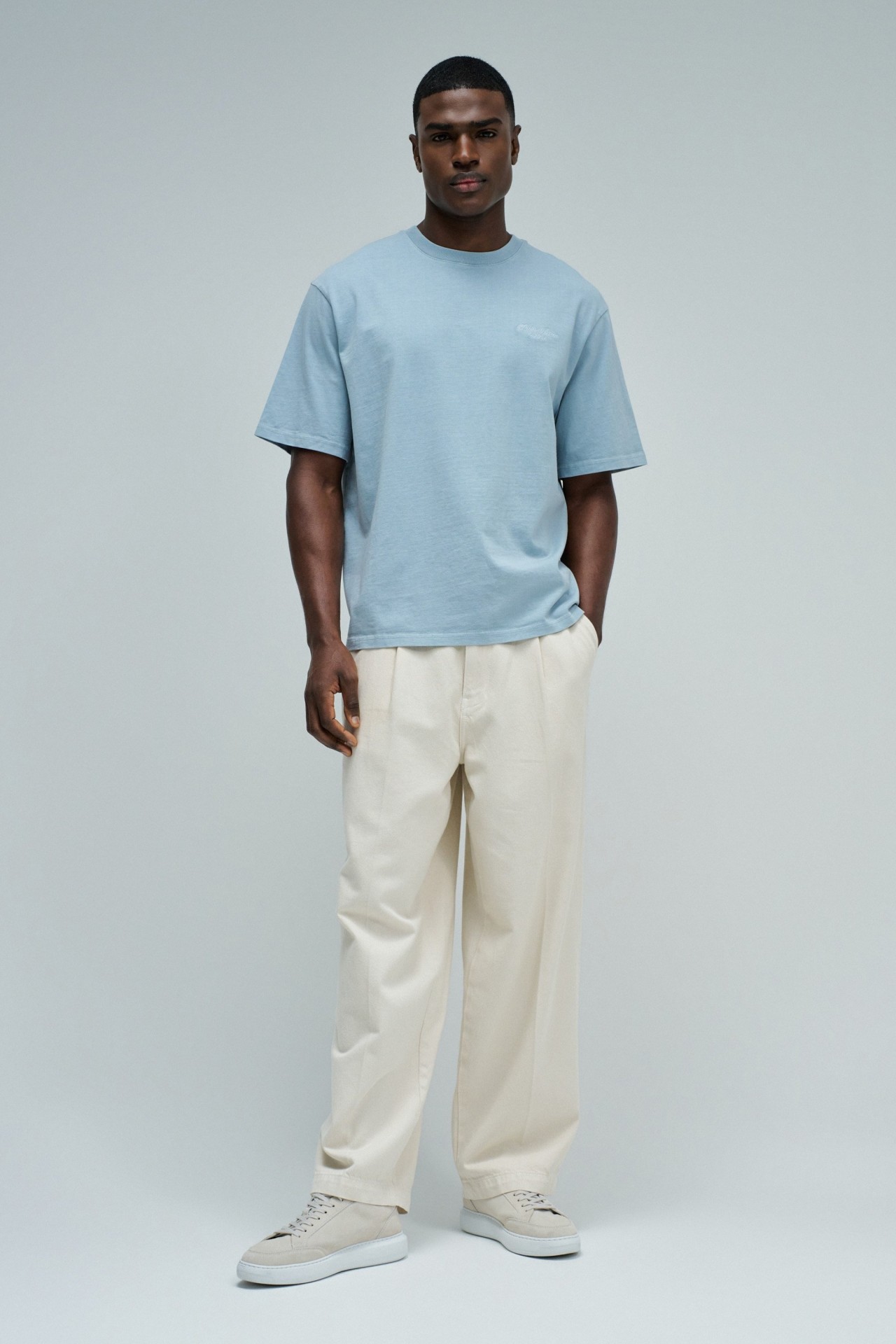 T-SHIRT AVEC MARQUE