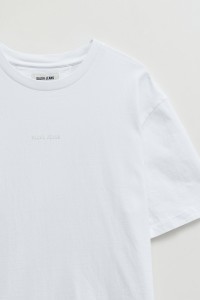 T-SHIRT WITH BRANDING