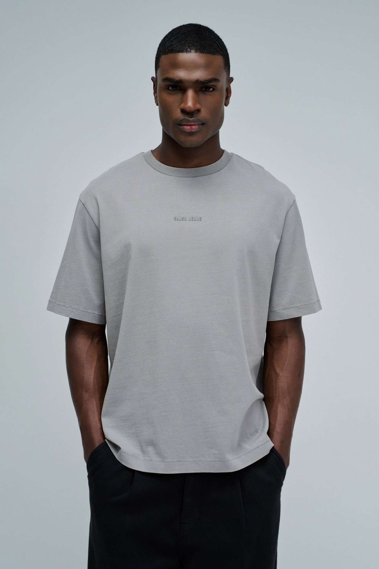 T-SHIRT COM BRANDING