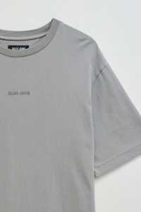T-SHIRT COM BRANDING