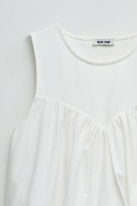 TOP WITH A BALOON EFFECT