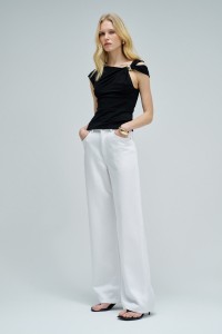 TOP MET ASYMMETRISCHE HALS