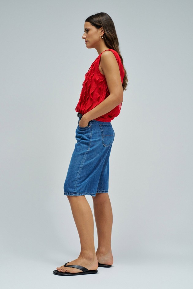 TOP WITH LEAVES