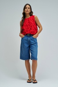 TOP WITH LEAVES