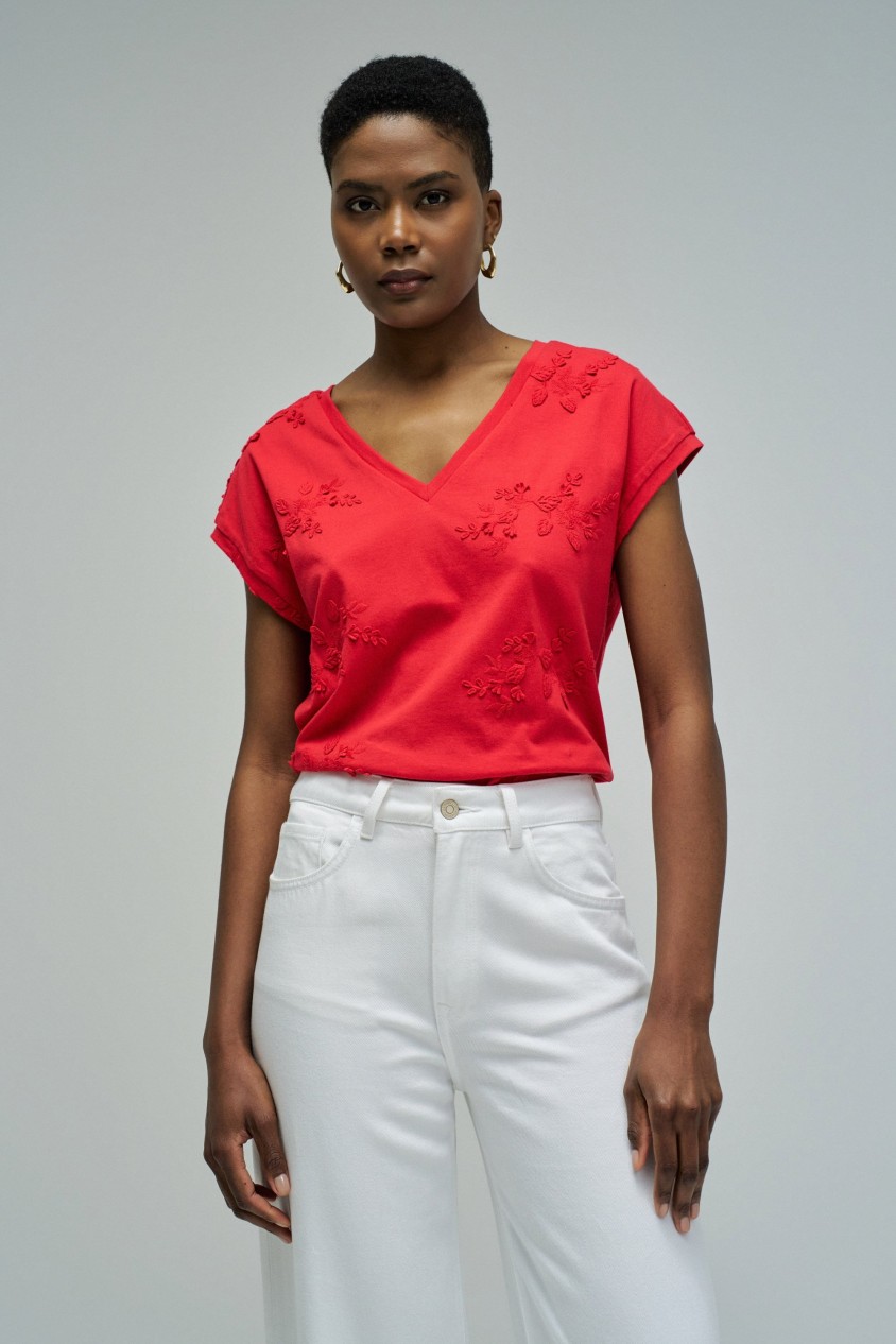 T-SHIRT AVEC BRODERIES