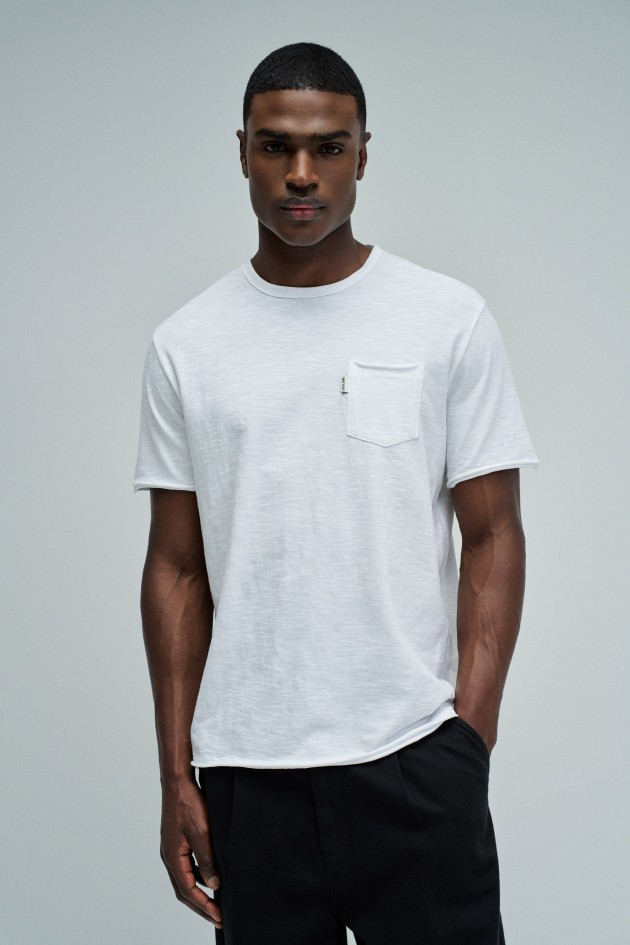 T-SHIRT WITH POCKET