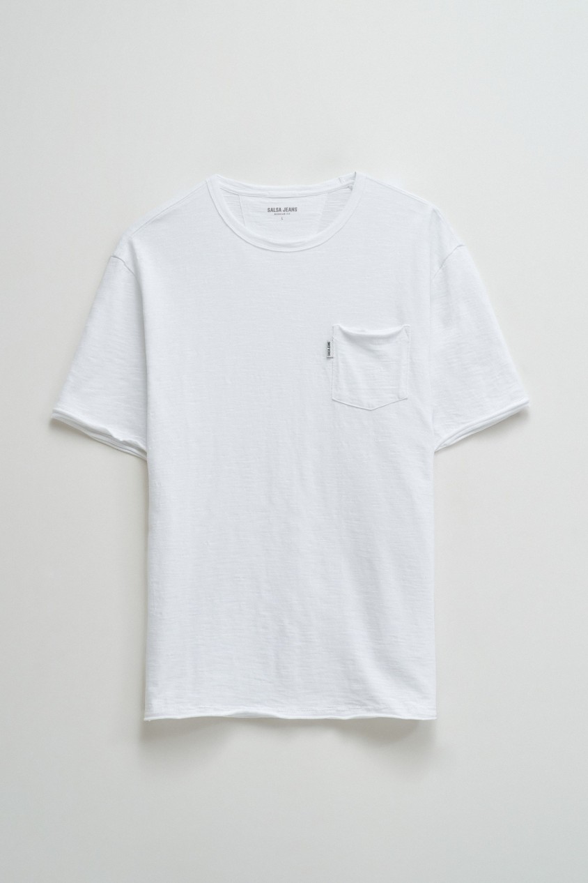 T-SHIRT MIT TASCHE