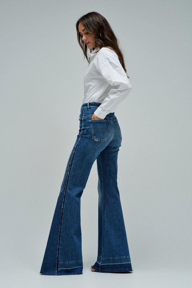 FAITH PUSH IN FLARE JEANS