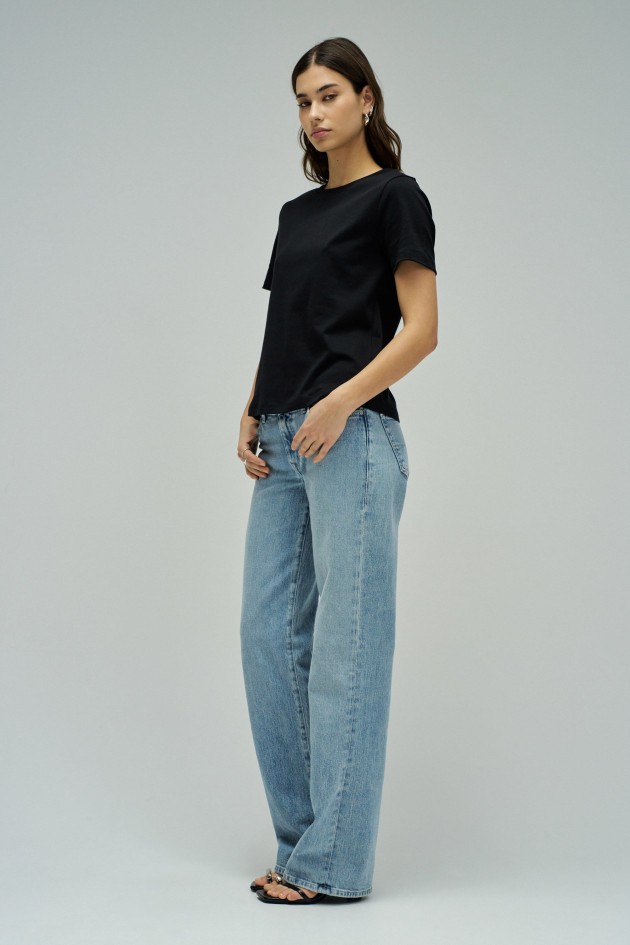 BASIC T-SHIRT