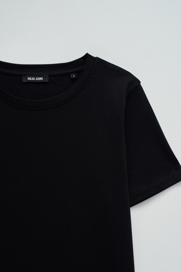 BASIC T-SHIRT