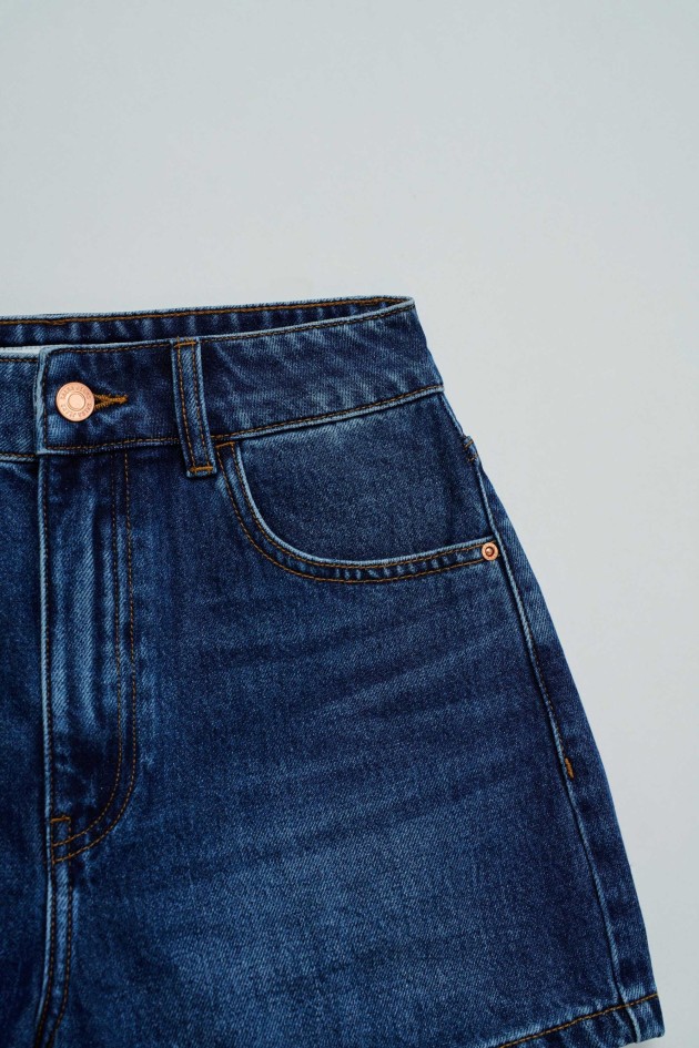 PANTALONES CORTOS TRUE