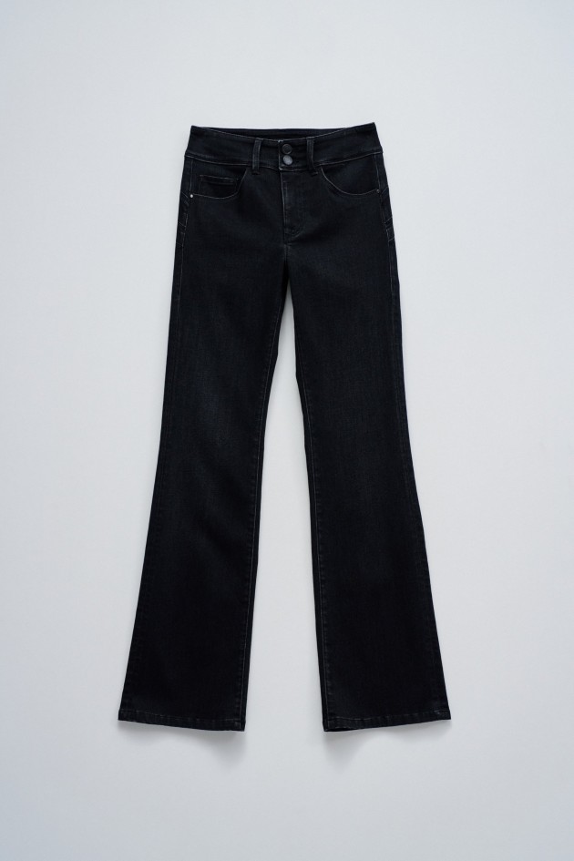 SECRET PUSH IN BOOTCUT JEANS