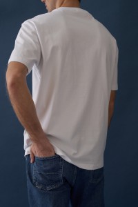 T-SHIRT COM BRANDING