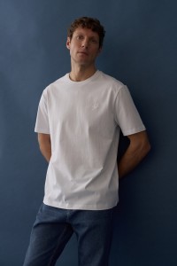 T-SHIRT COM BRANDING