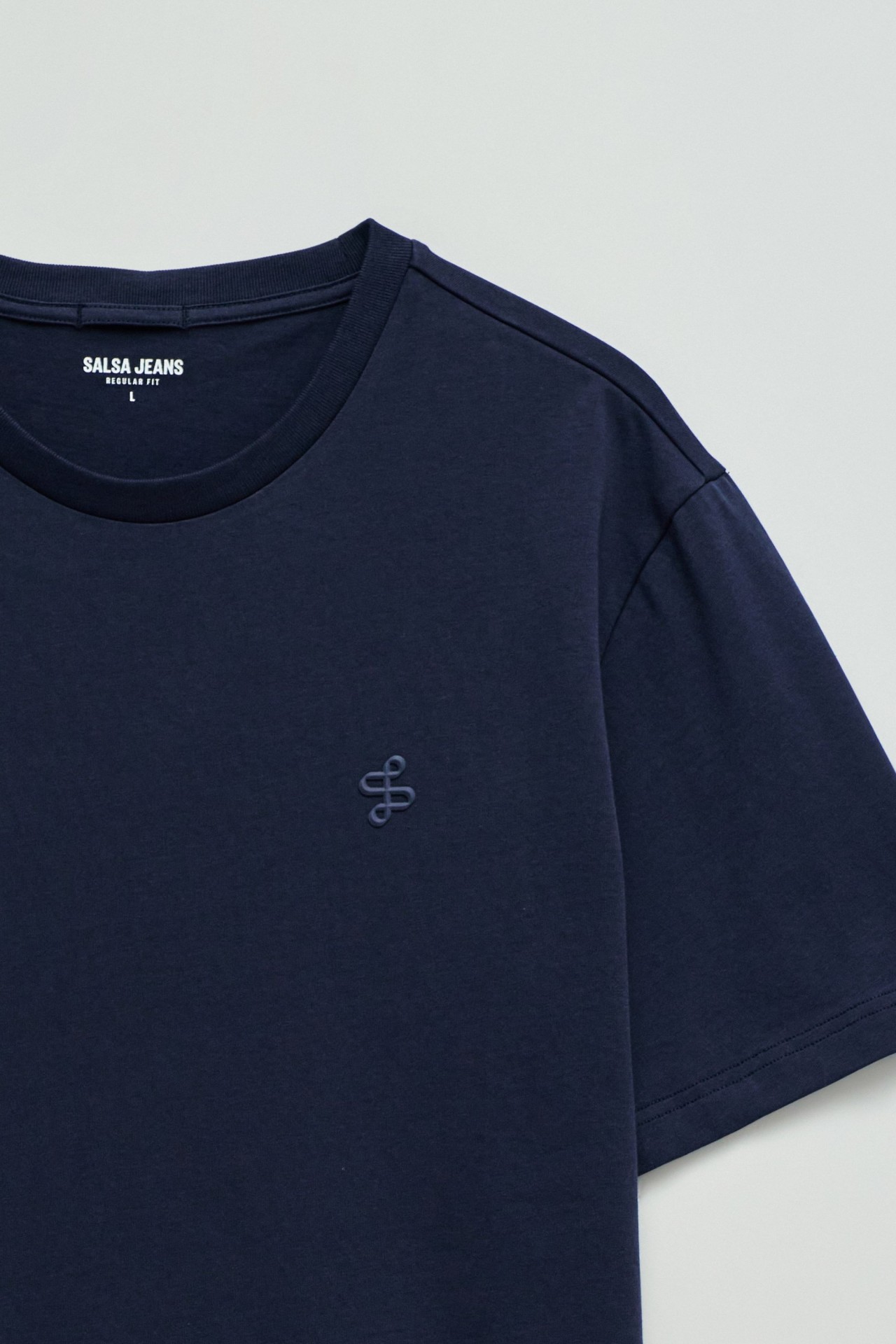 T-SHIRT COM BRANDING
