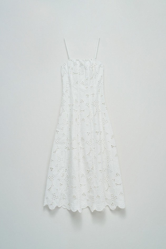 VESTIDO EN BORDADO INGLÉS