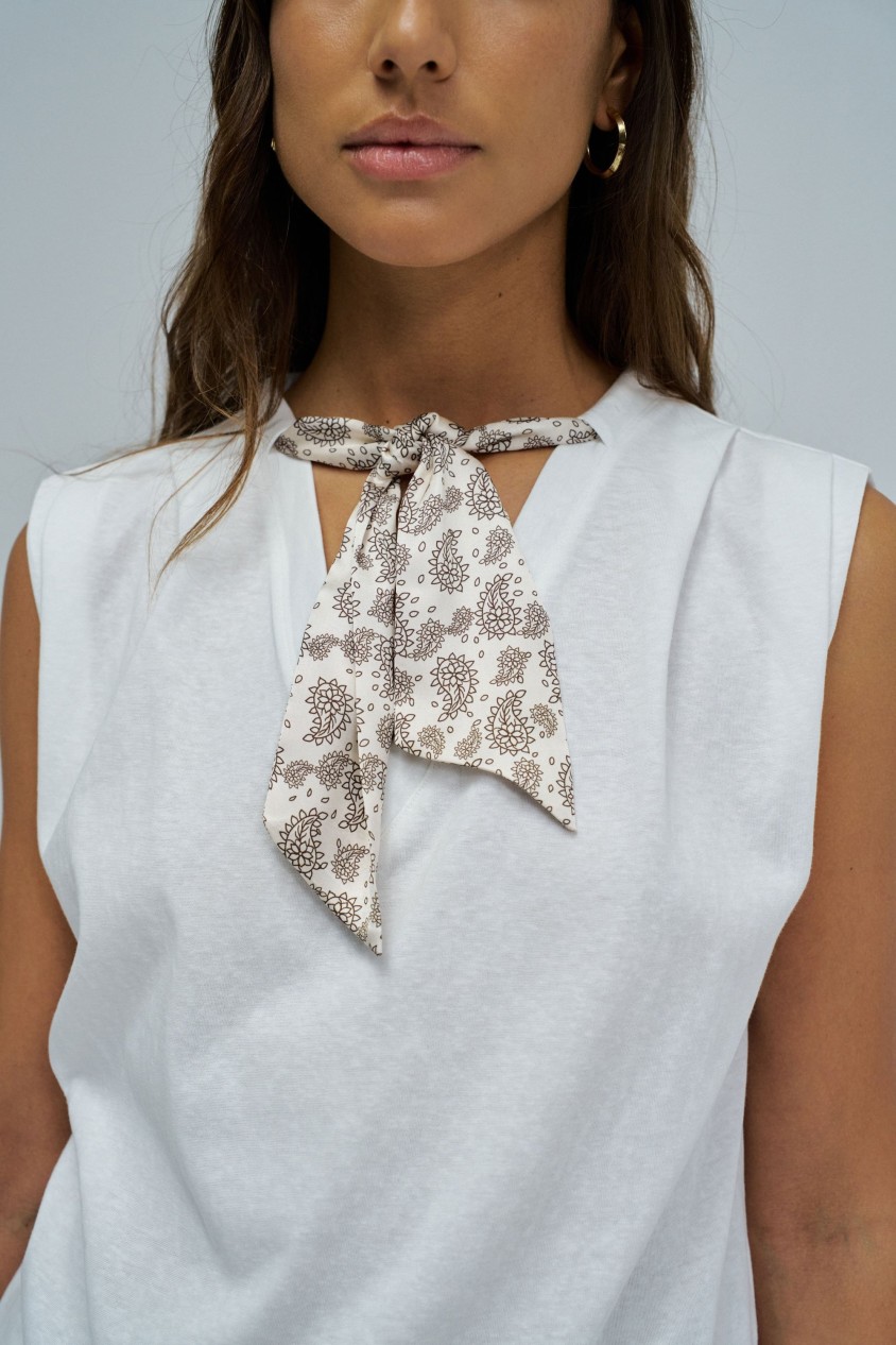 T-SHIRT WITH SCARF